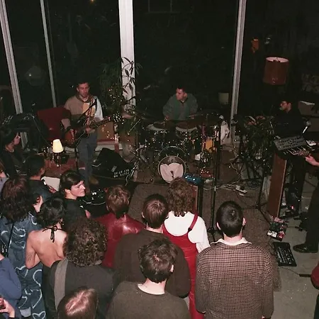 Mari's: Multifunctional Shelter With Big Garden Hébergement de vacances *