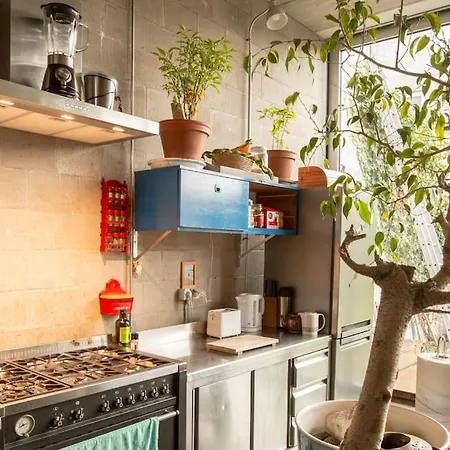 Mari's: Multifunctional Shelter With Big Garden خنت