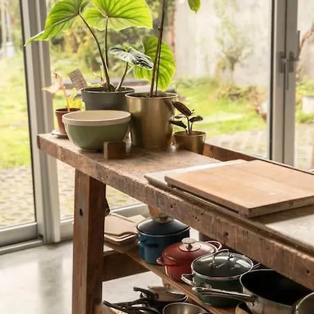 Mari's: Multifunctional Shelter With Big Garden خنت