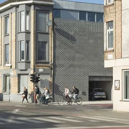 Mari's: Multifunctional Shelter With Big Garden Ferienhaus *