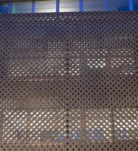 Mari's: Multifunctional Shelter With Big Garden 度假居 *