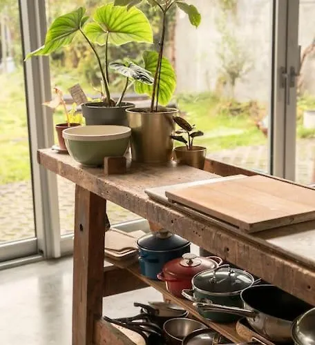 Mari's: Multifunctional Shelter With Big Garden 根特