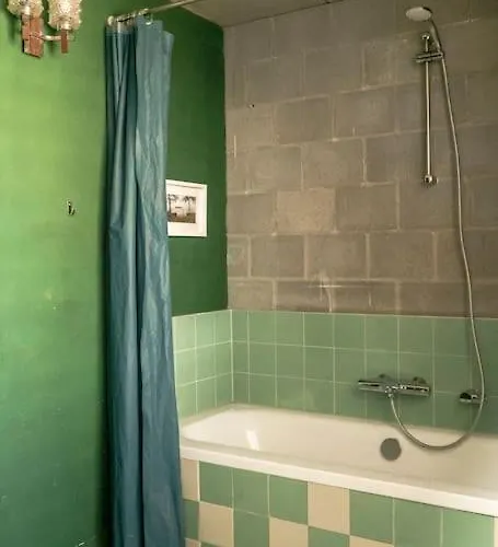 Mari's: Multifunctional Shelter With Big Garden *