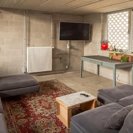 Hébergement de vacances Mari's: Multifunctional Shelter With Big Garden