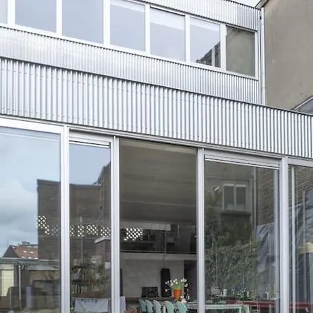 Mari's: Multifunctional Shelter With Big Garden