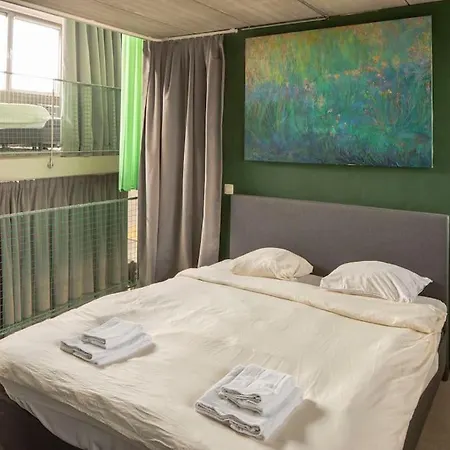 Feriehus Mari's: Multifunctional Shelter With Big Garden *