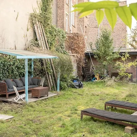 Mari's: Multifunctional Shelter With Big Garden Hébergement de vacances *